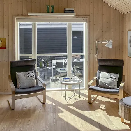 Eireen - 600m To The Fjord By Interhome Feriehus