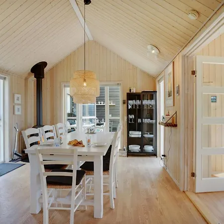 Eireen - 600m To The Fjord By Interhome Feriehus