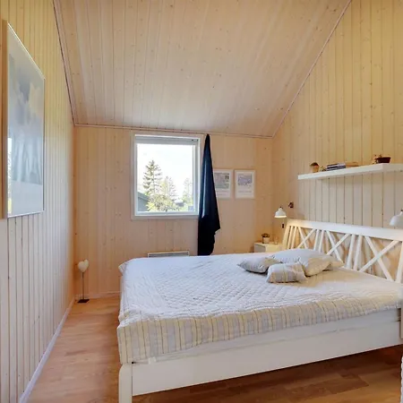 Eireen - 600m To The Fjord By Interhome Feriehus