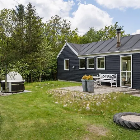 Eireen - 600m To The Fjord By Interhome Farsø