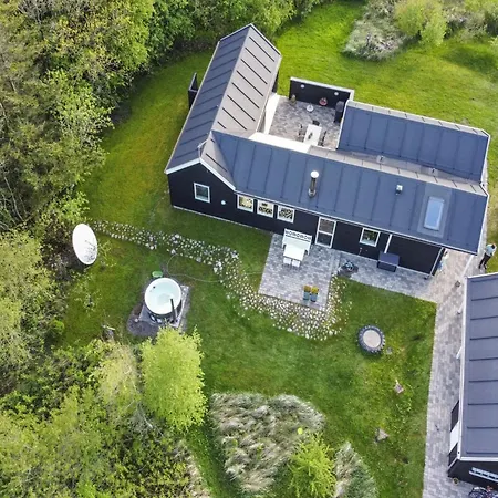 Eireen - 600m To The Fjord By Interhome Farsø